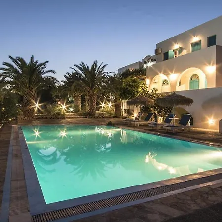Petra Nera 2* Perissa (Santorini)