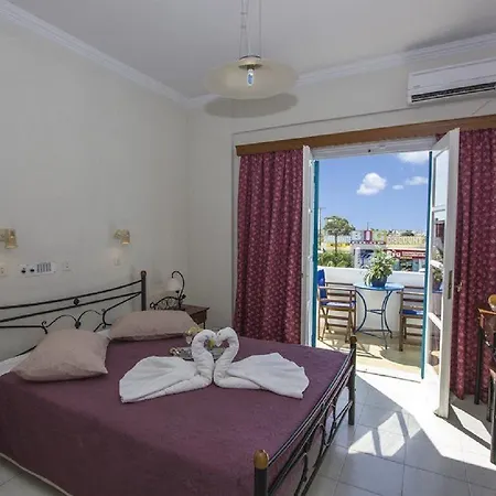 Petra Nera 2* Perissa (Santorini)