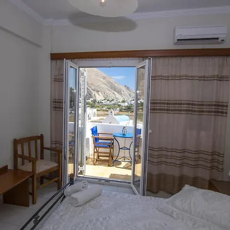 Petra Nera Hotel Perissa (Santorini)
