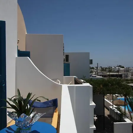 Petra Nera Hotel Perissa (Santorini)